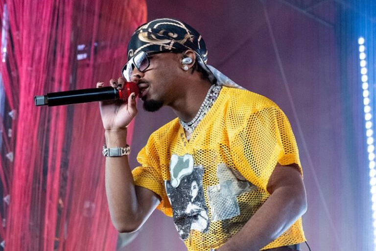 Кто бы ни убил расчлененного подростка, найденного в машине певца, скорее всего, ему помогли.