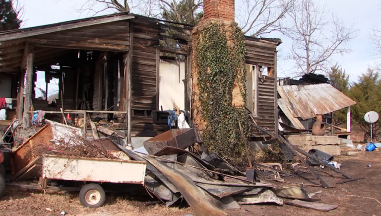 «Прошло всего 10 минут»: столетний дом, разрушенный пожаром в Спартанбурге