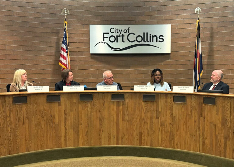 Кто выигрывает гонки за Пудре, Томпсон, Школьные советы Weld RE-4?