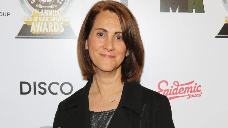 Музыкальный супервайзер «American Idol» не будет судиться, но не будет считаться «в настоящее время компетентным»